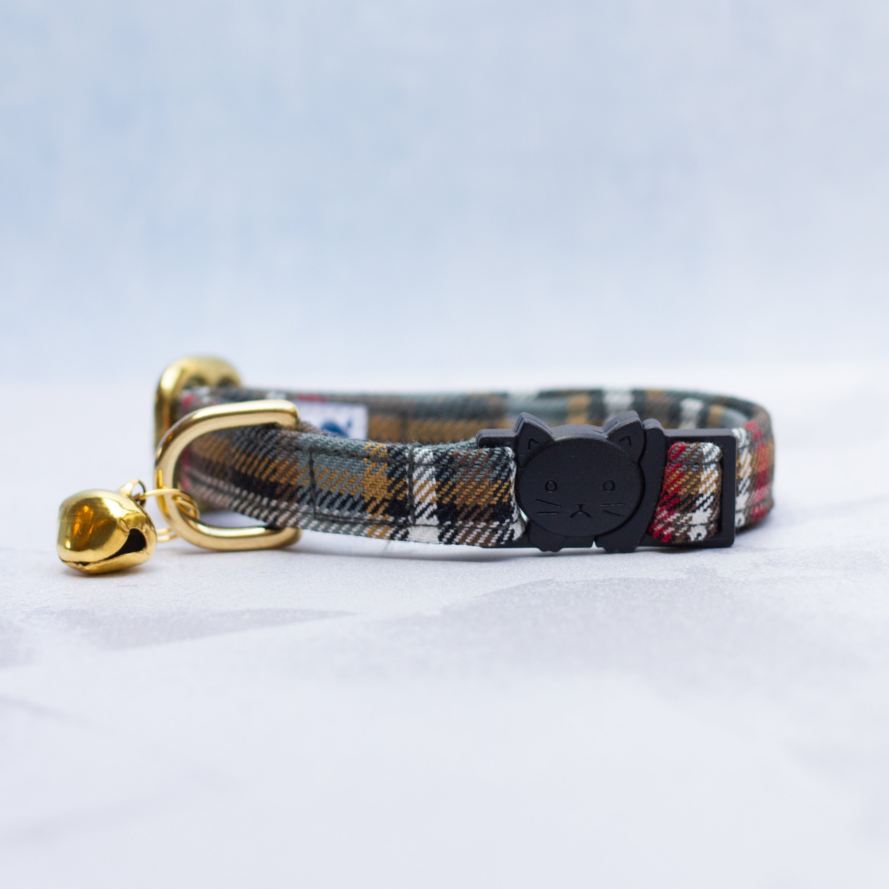 Cat collar | Scott Weathered